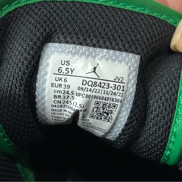 Jordan 1 Mid
Lucky Green (GS) Youth 6.5 / Women’s Size 8 - Picture 7 of 8